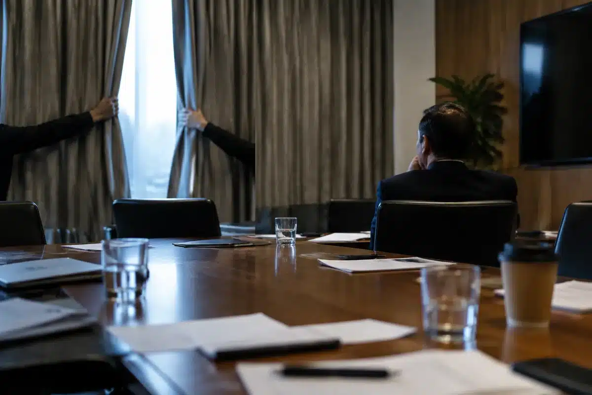 Elon Musk: Ike Barinholtz teases an intentionally over-the-top take in Artificial